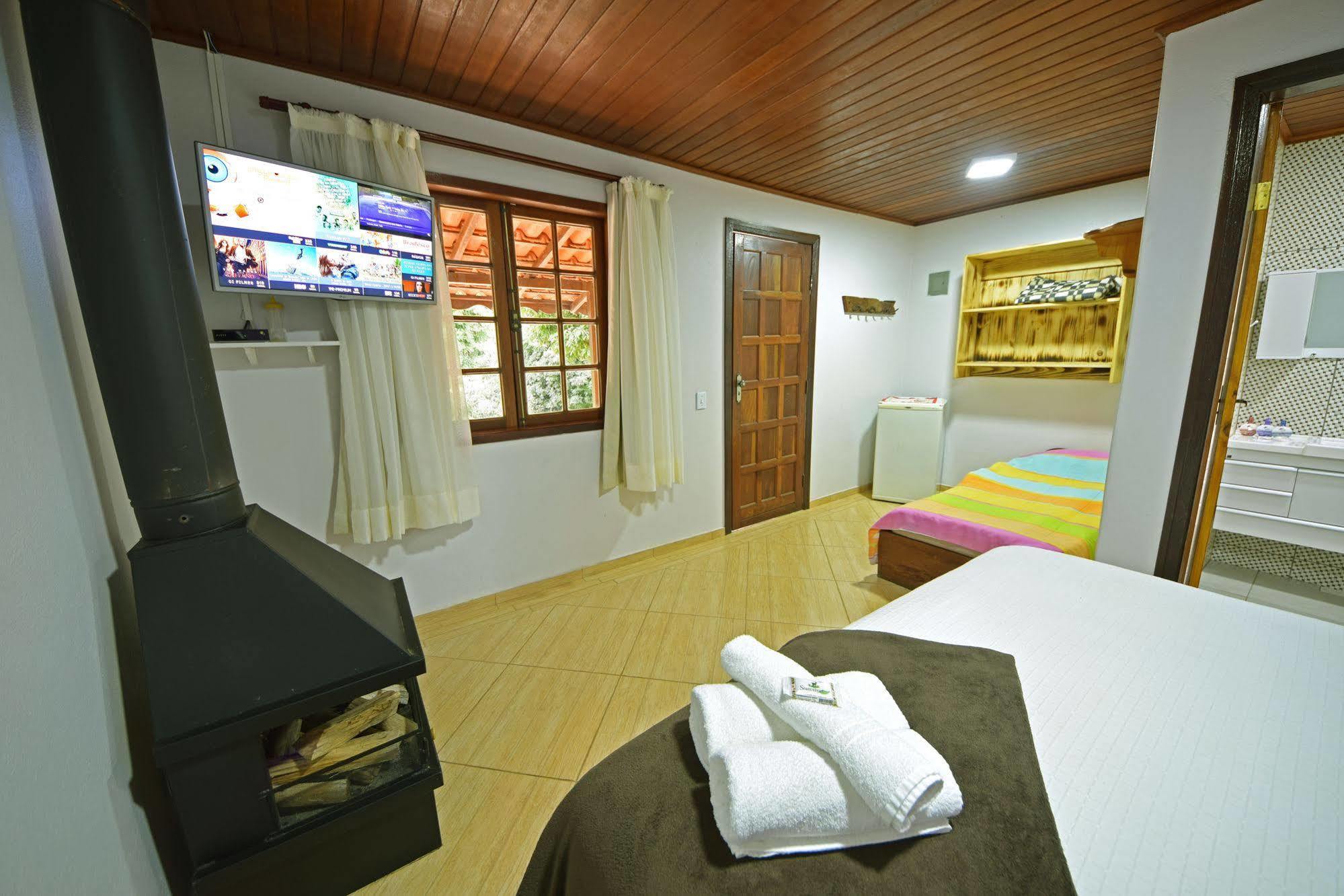 Alta Colina Lodge *